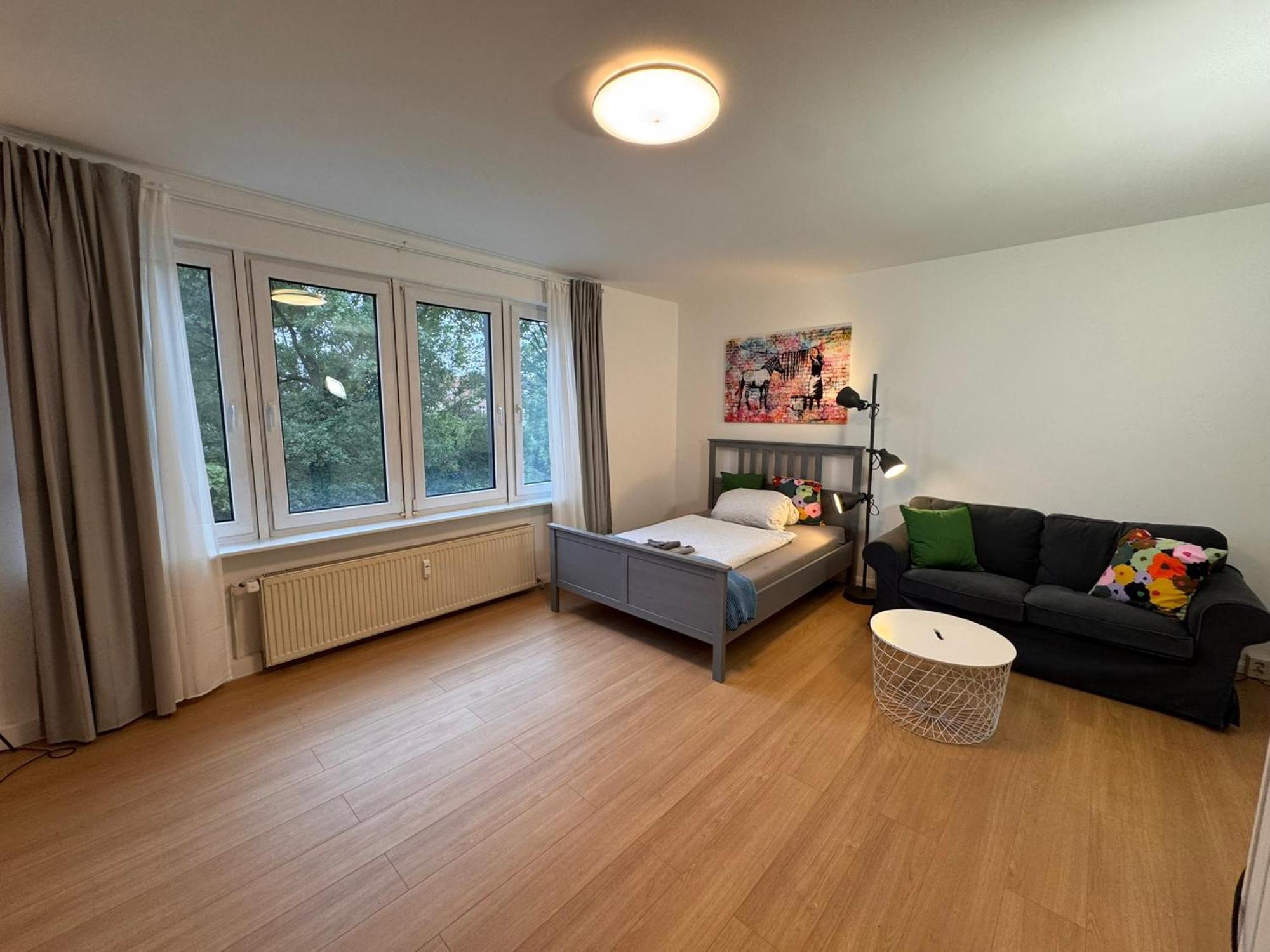 Fc-Apartmenthaus Falkensee Mit Grossem Garten Und Pkw Stellflaechen Exterior photo